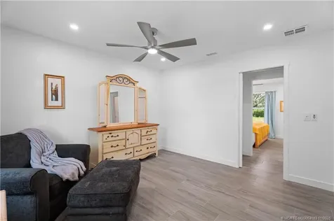 372 SE Oakridge Drive Port St Lucie FL 34984