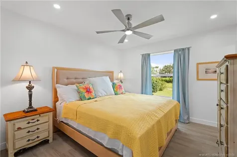 372 SE Oakridge Drive Port St Lucie FL 34984