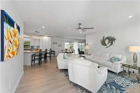 372 SE Oakridge Drive Port St Lucie FL 34984