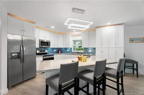 372 SE Oakridge Drive Port St Lucie FL 34984