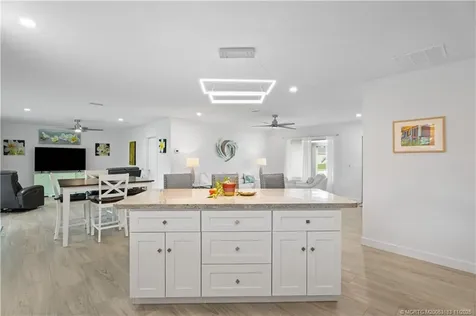 372 SE Oakridge Drive Port St Lucie FL 34984