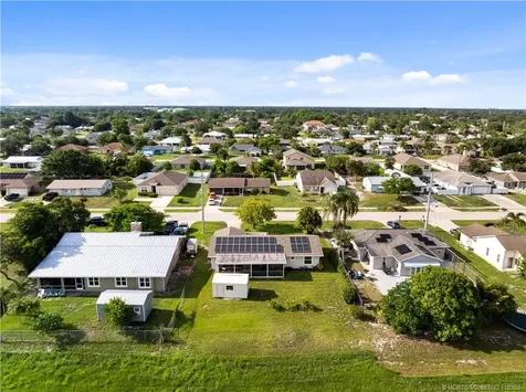 372 SE Oakridge Drive Port St Lucie FL 34984