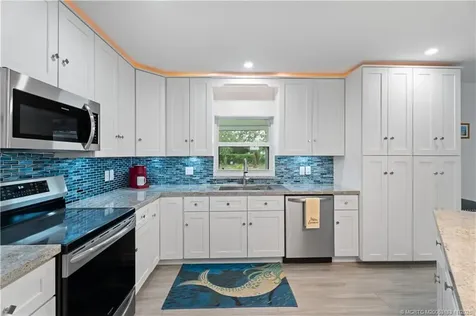 372 SE Oakridge Drive Port St Lucie FL 34984