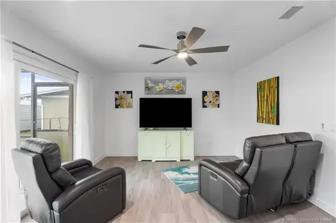 372 SE Oakridge Drive Port St Lucie FL 34984