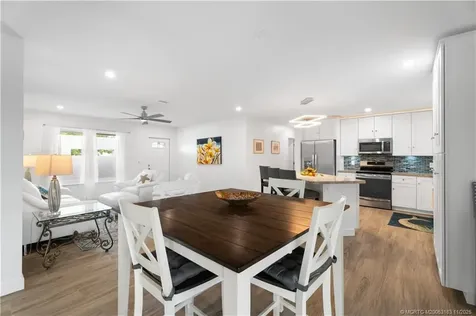 372 SE Oakridge Drive Port St Lucie FL 34984