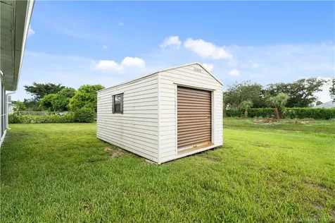 372 SE Oakridge Drive Port St Lucie FL 34984