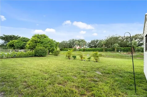 372 SE Oakridge Drive Port St Lucie FL 34984