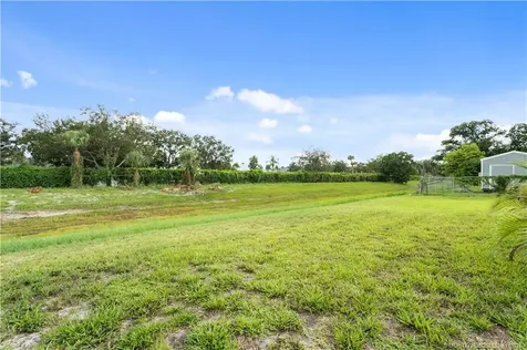 372 SE Oakridge Drive Port St Lucie FL 34984