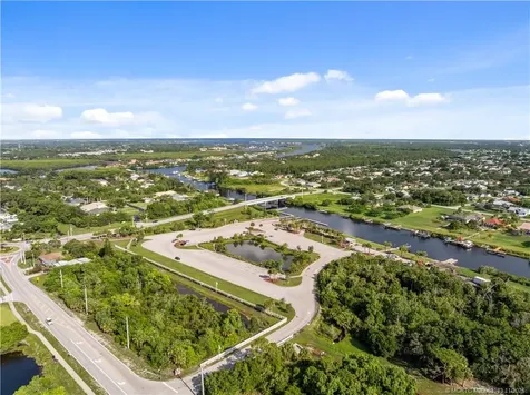 372 SE Oakridge Drive Port St Lucie FL 34984