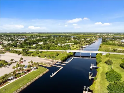 372 SE Oakridge Drive Port St Lucie FL 34984