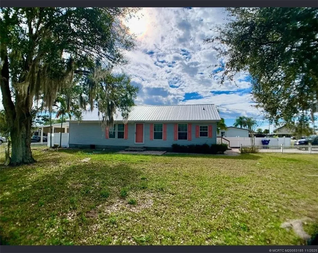 1023 Elm Street Okeechobee FL 34974