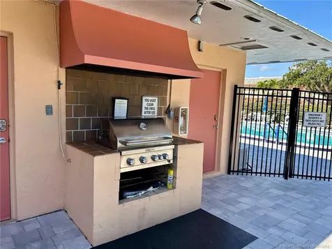 2950 SE Ocean Boulevard Stuart FL 34996