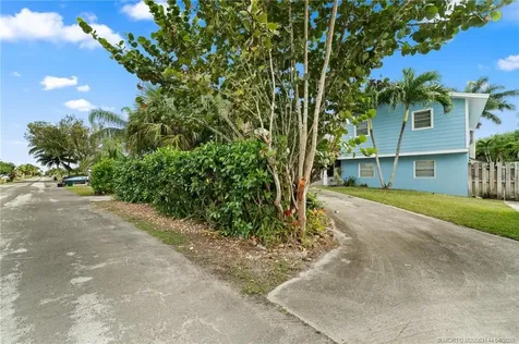 5092 SE Nassau Terrace Stuart FL 34997