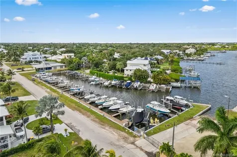 5092 SE Nassau Terrace Stuart FL 34997