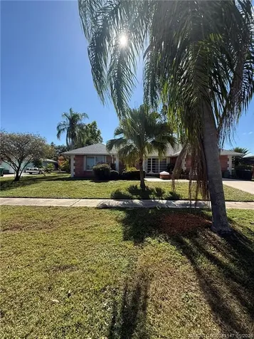 154 SE Selva Court Port St Lucie FL 34983