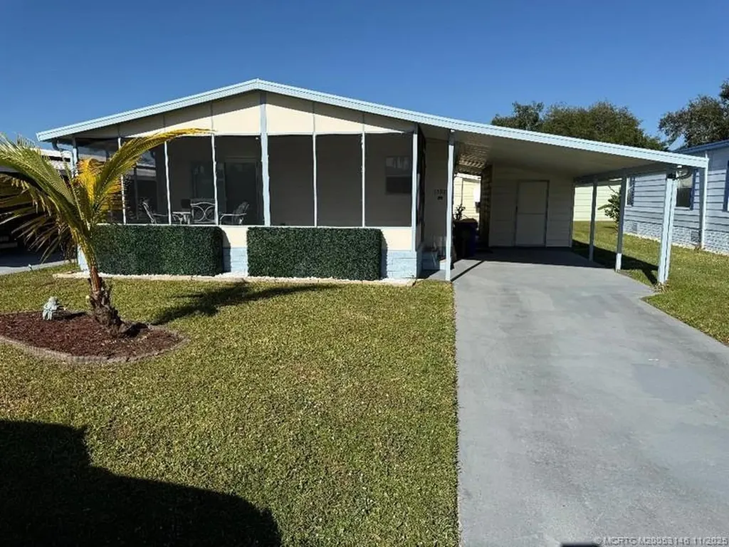 15925 Indianwood Circle SW Indiantown FL 34956