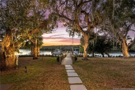 178 SE Via Lago Garda Port St Lucie FL 34952