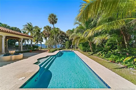 11 Wendy Lane Stuart FL 34996