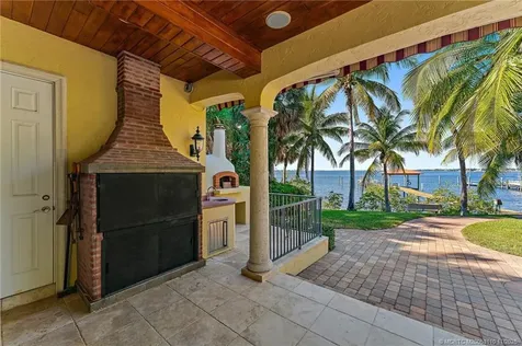 11 Wendy Lane Stuart FL 34996