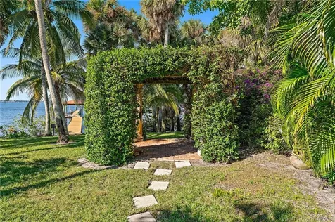 11 Wendy Lane Stuart FL 34996