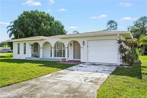 201 SE Camino Court Port St Lucie FL 34952