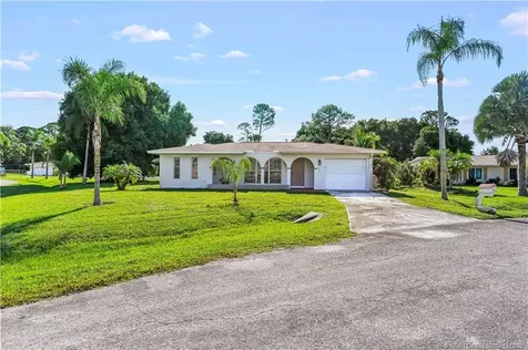 201 SE Camino Court Port St Lucie FL 34952