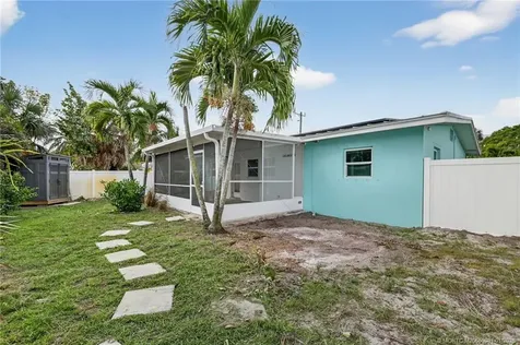 607 SE Cortez Avenue Stuart FL 34994