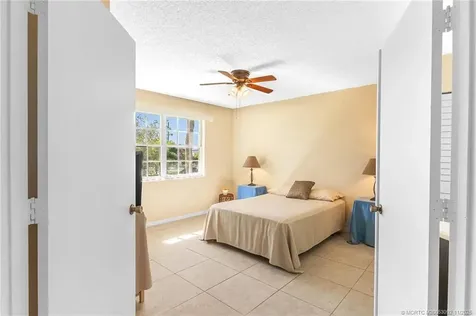 1537 SE Royal Green Circle Port St Lucie FL 34952