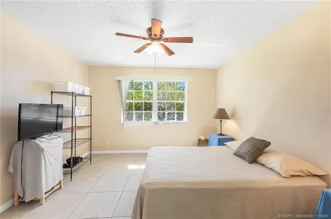 1537 SE Royal Green Circle Port St Lucie FL 34952