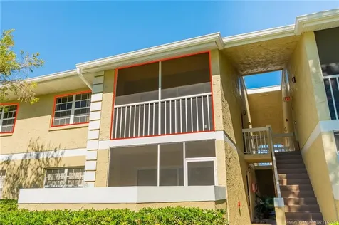 1537 SE Royal Green Circle Port St Lucie FL 34952