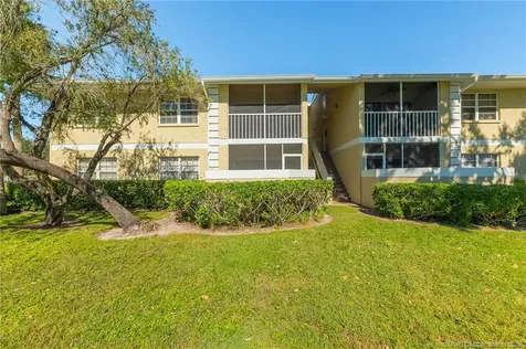 1537 SE Royal Green Circle Port St Lucie FL 34952