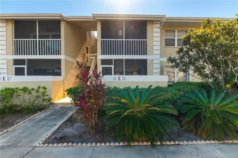 1537 SE Royal Green Circle Port St Lucie FL 34952