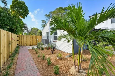 605 SE Dolphin Drive Stuart FL 34996