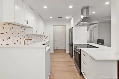 652 NE Wax Myrtle Way Jensen Beach FL 34957