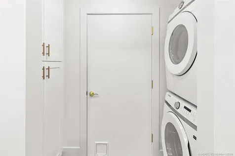 652 NE Wax Myrtle Way Jensen Beach FL 34957