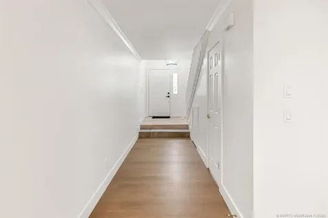 652 NE Wax Myrtle Way Jensen Beach FL 34957