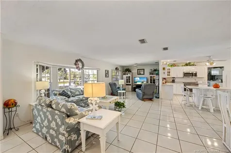 477 SW Seabreeze Lane Port St Lucie FL 34983