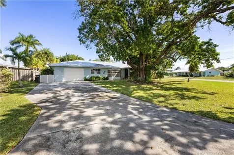 477 SW Seabreeze Lane Port St Lucie FL 34983