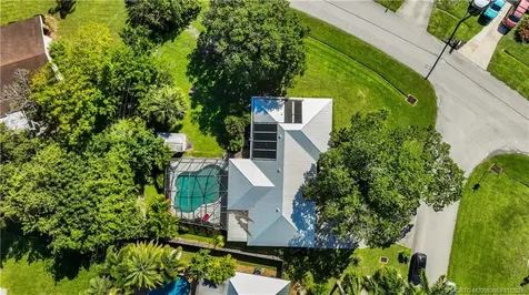 477 SW Seabreeze Lane Port St Lucie FL 34983