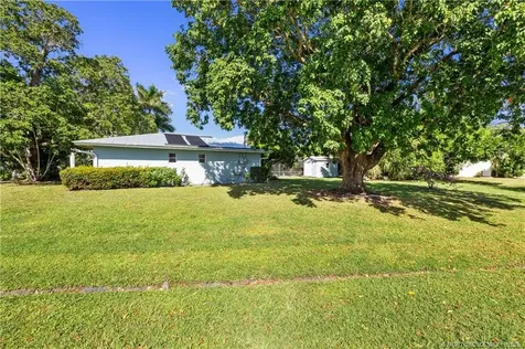 477 SW Seabreeze Lane Port St Lucie FL 34983