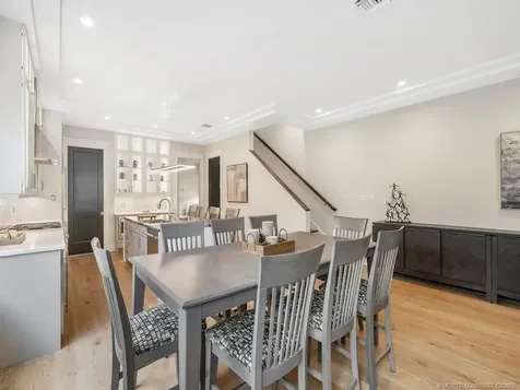 417 SW Akron Avenue Stuart FL 34994