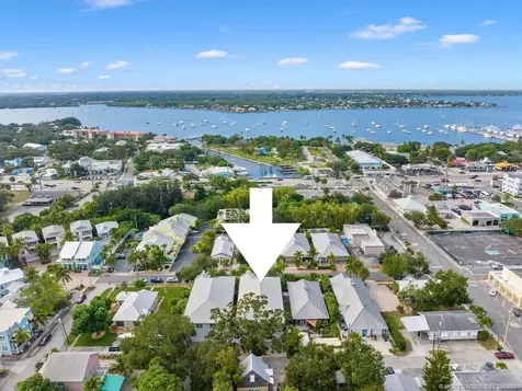 417 SW Akron Avenue Stuart FL 34994
