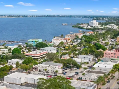 417 SW Akron Avenue Stuart FL 34994