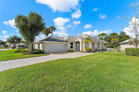 7756 SE Bay Cedar Circle Hobe Sound FL 33455