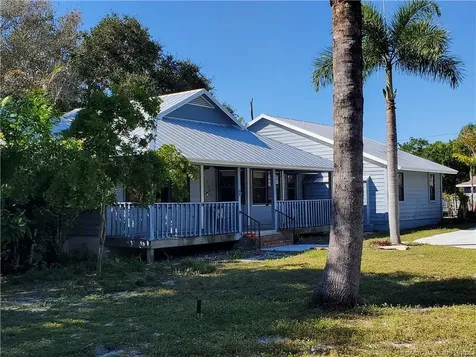 2366 SE Country Club Lane Stuart FL 34996