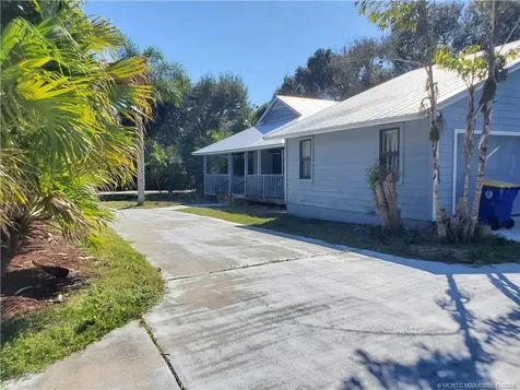 2366 SE Country Club Lane Stuart FL 34996