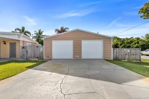 3194 SE Jefferson Street Stuart FL 34997