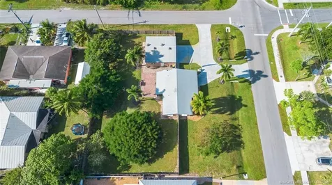 3194 SE Jefferson Street Stuart FL 34997