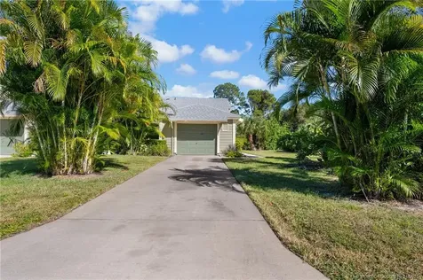 1456 SE Colchester Circle Port St Lucie FL 34952