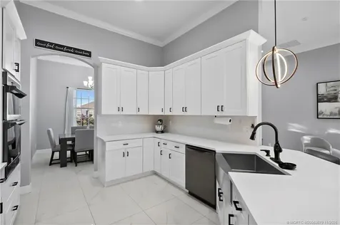 2662 SW Import Drive Port St Lucie FL 34987